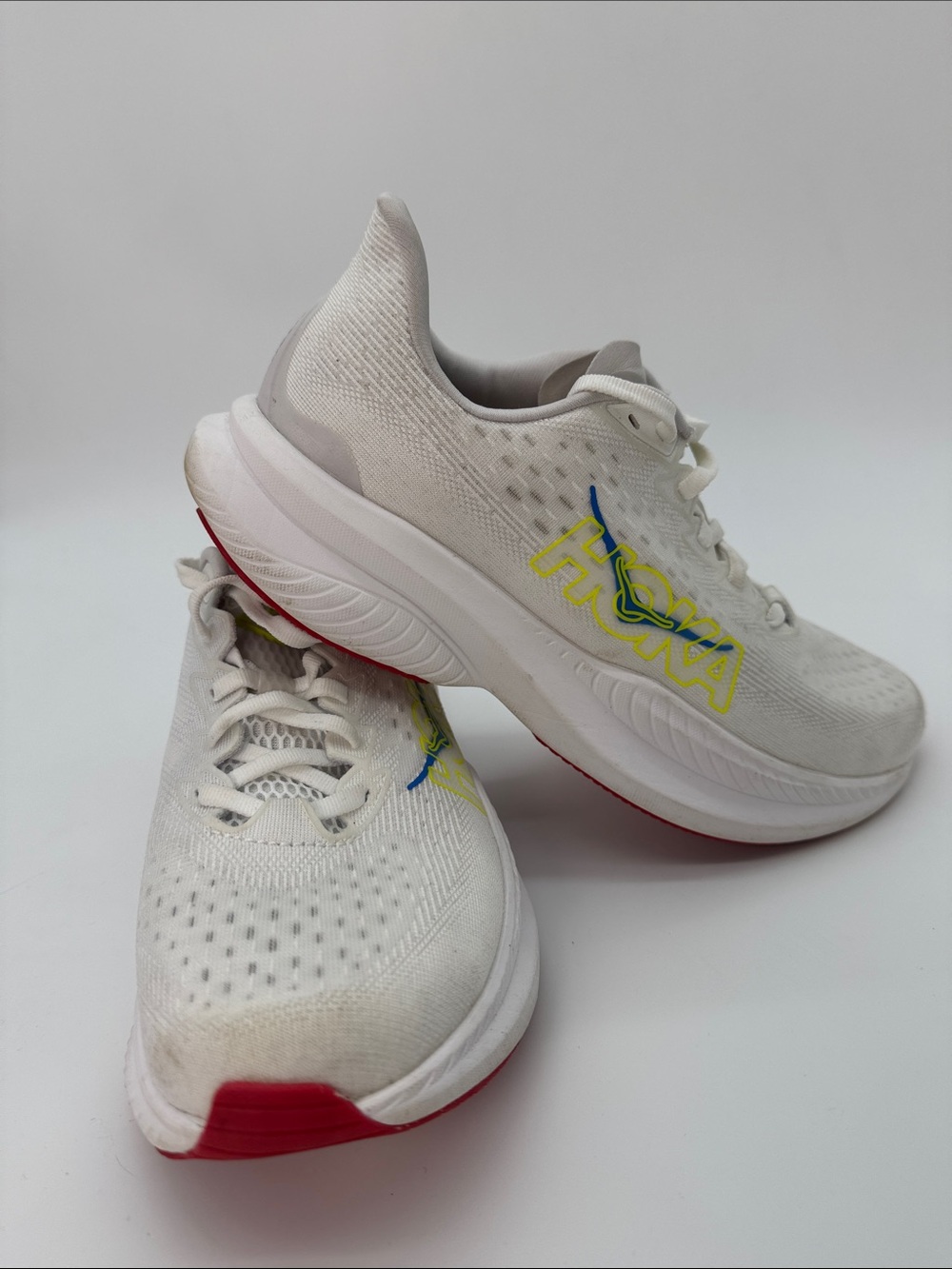 Hoka Mach 6, white nimbus cloud